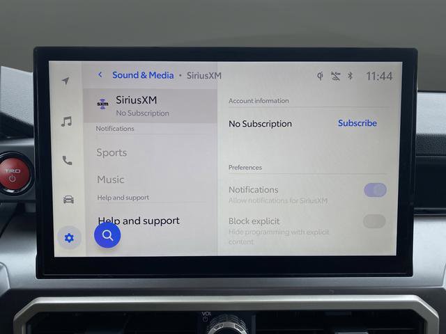 Used 2025 Toyota Tacoma TRD Sport w/ TRD Sport Upgrade Package image 19