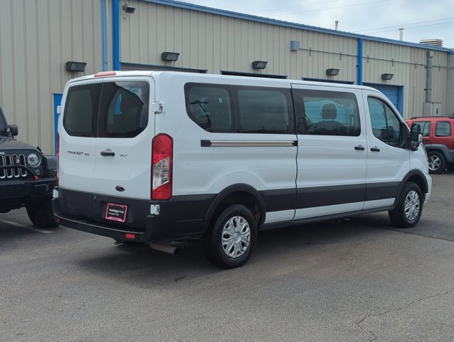 Used 2023 Ford Transit 350 XLT image 5