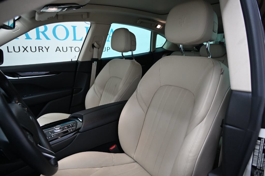 Used 2021 Maserati Levante AWD/4WD image 21