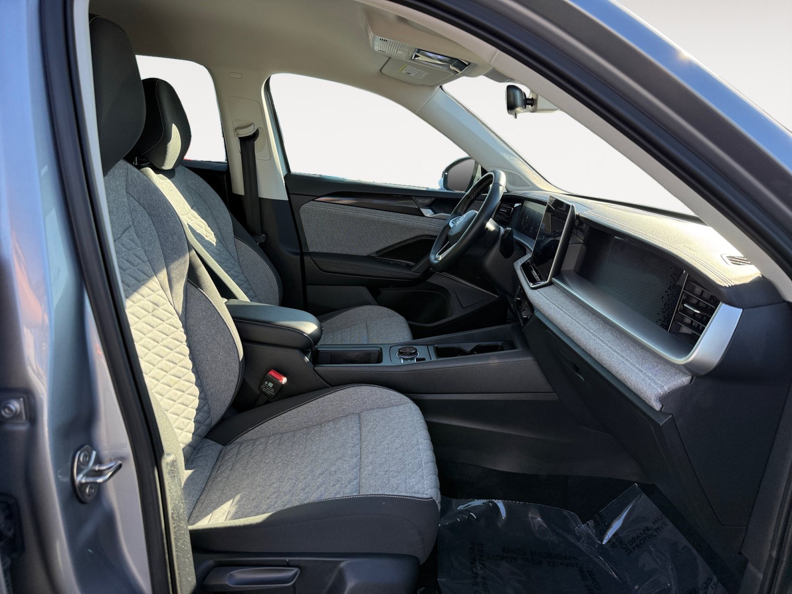 Certified 2025 Volkswagen Tiguan S FWD image 19