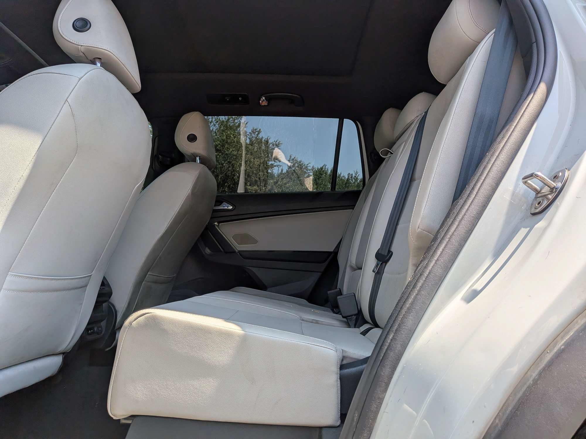 Used 2019 Volkswagen Tiguan SEL R-Line AWD/4WD image 15