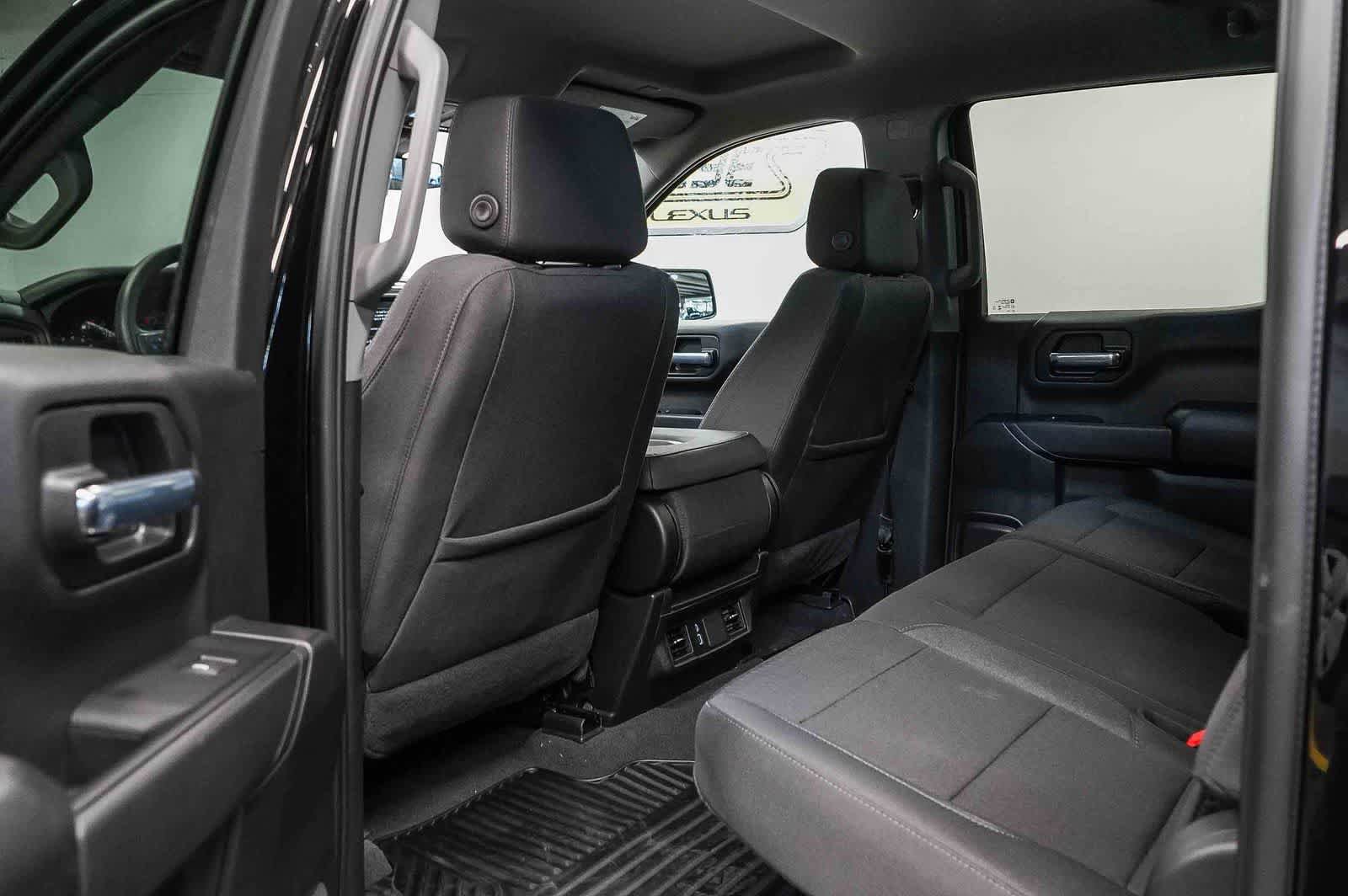 Used 2026 Chevrolet Silverado 1500 Custom w/ Turbomax Blackout Package image 18