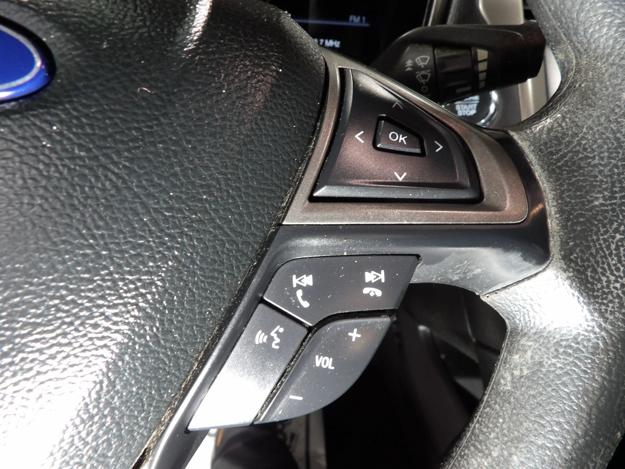 Used 2018 Ford Fusion SE w/ Fusion SE Technology Package FWD image 17