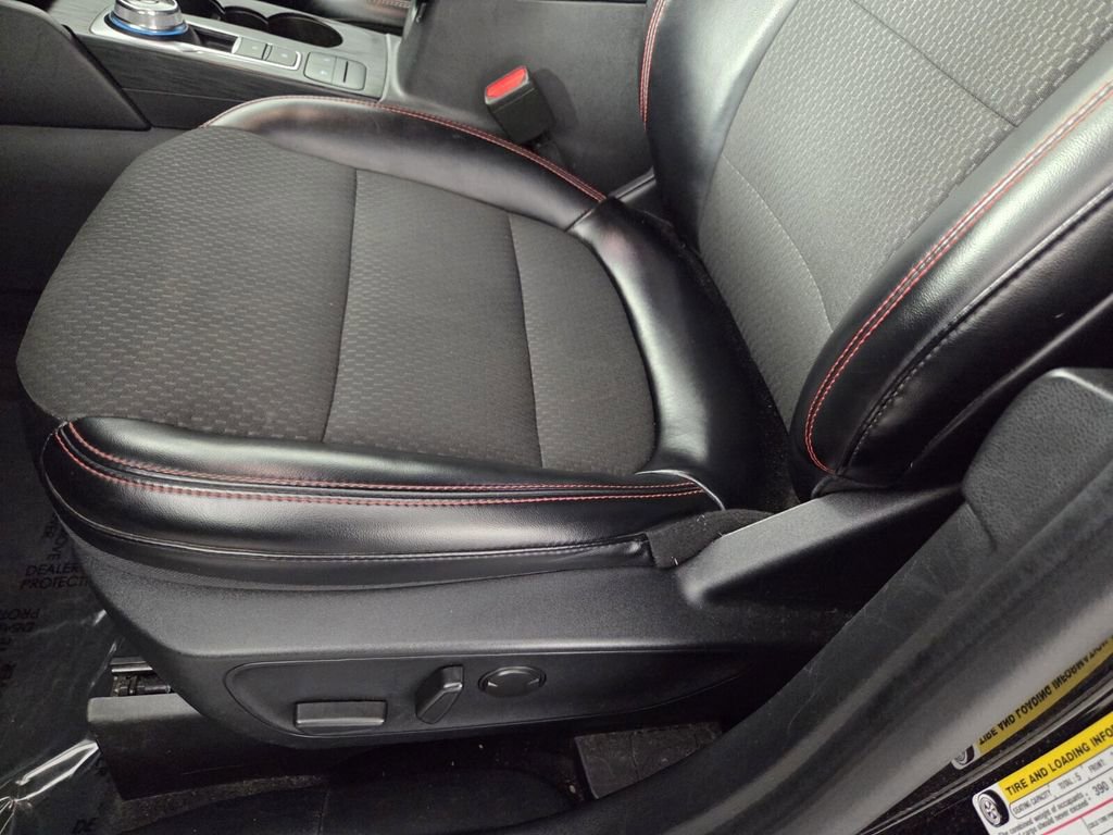 Used 2024 Ford Escape ST-Line image 31