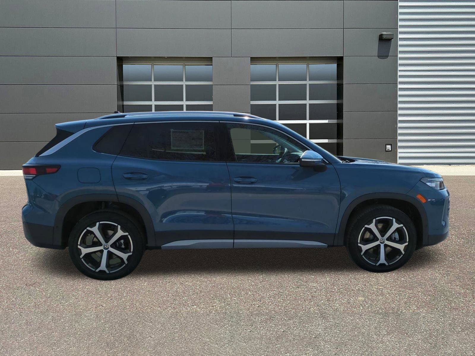 New 2026 Volkswagen Tiguan SE image 8