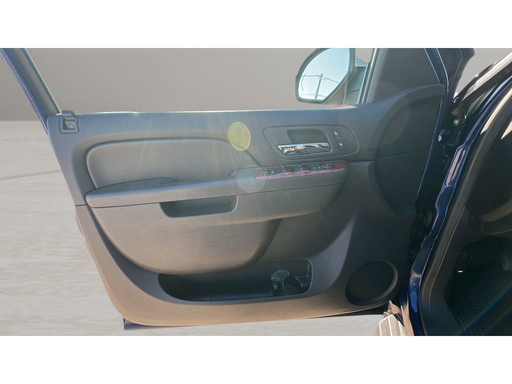 Used 2013 Chevrolet Avalanche LT w/ All-Star Edition image 26