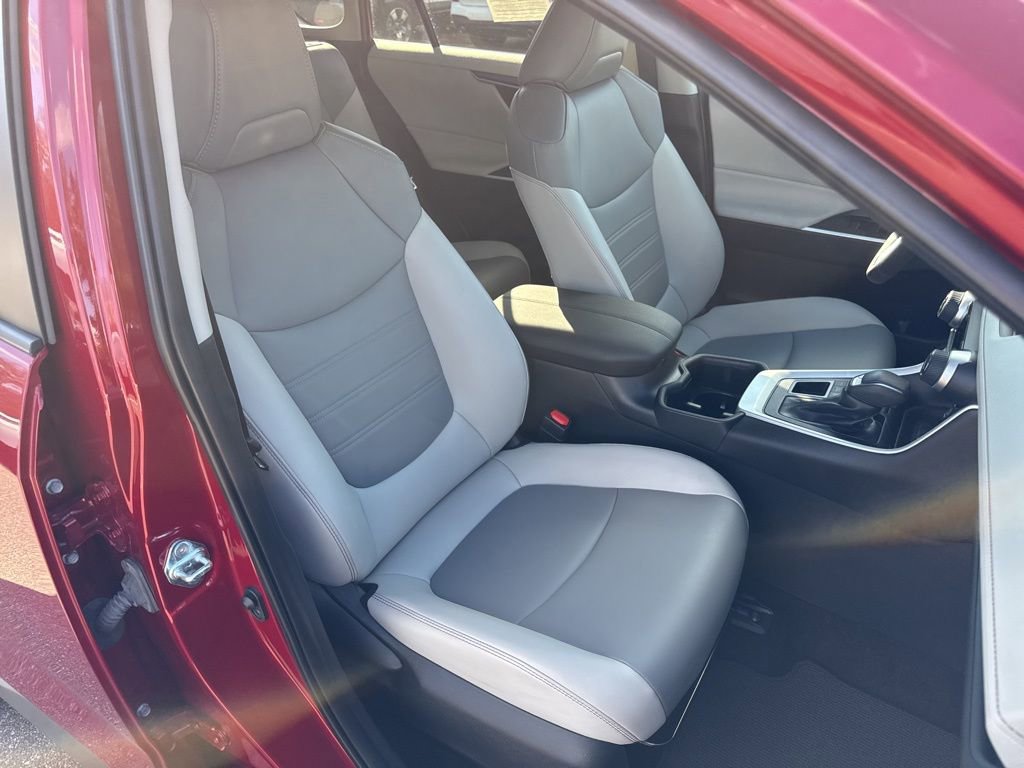 Used 2024 Toyota RAV4 XLE Premium image 21