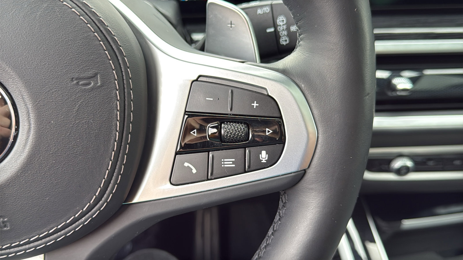 Used 2023 BMW X7 xDrive40i w/ Executive Package image 17