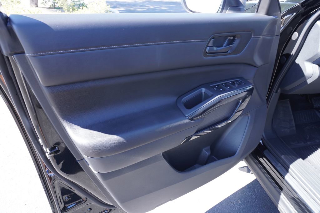 New 2025 Nissan Pathfinder SV image 15