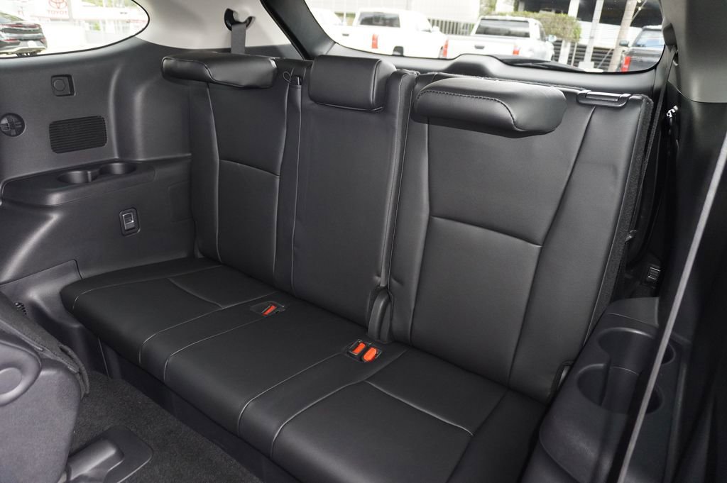 Certified 2024 Toyota Highlander XLE AWD/4WD image 11