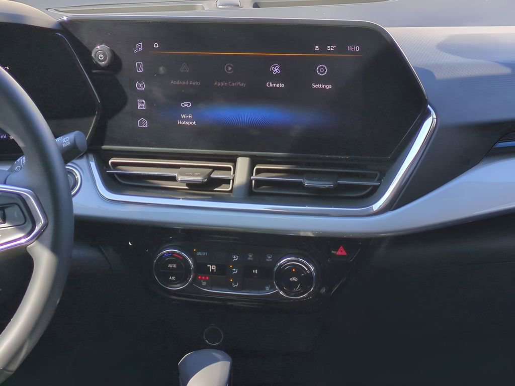 Used 2025 Chevrolet Trax LT w/ LT Convenience Package image 17