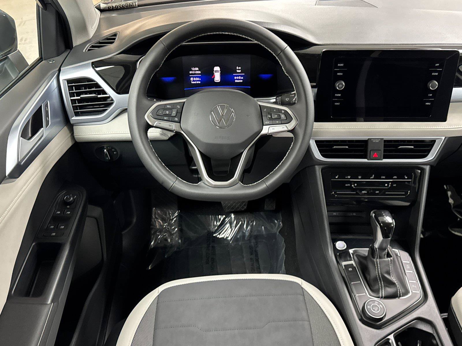 New 2026 Volkswagen Taos SE AWD/4WD image 13