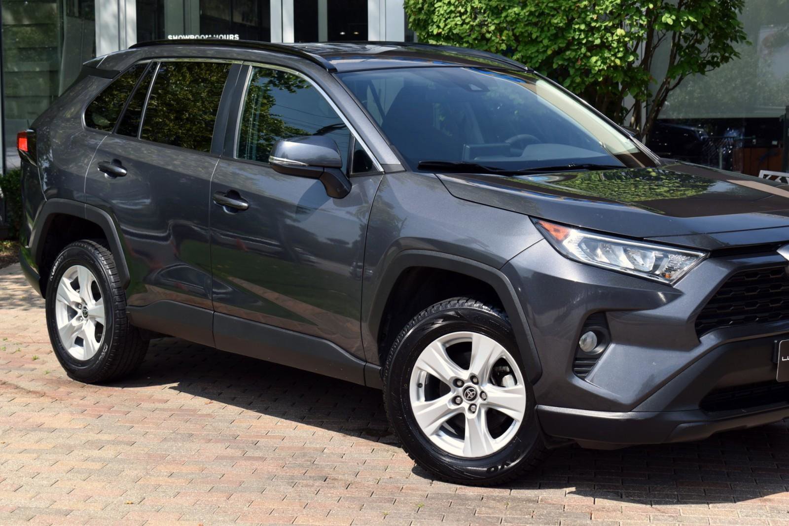 Used 2021 Toyota RAV4 XLE image 4