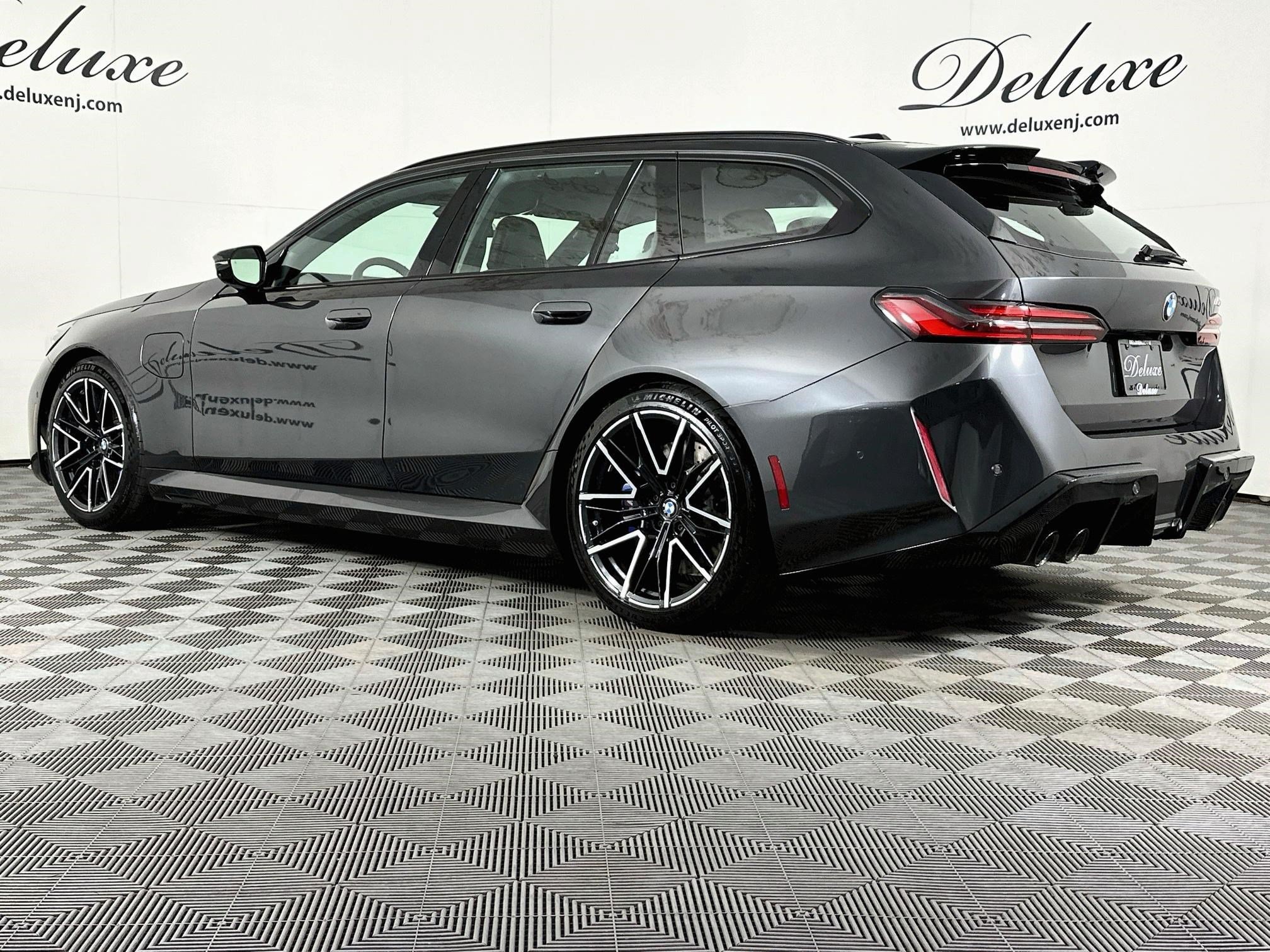 Used 2025 BMW M5 Touring w/ M Driver's Package AWD/4WD image 4