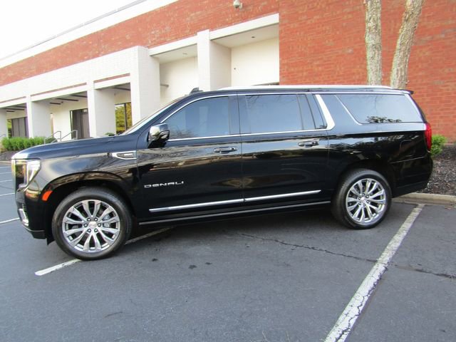 Used 2022 GMC Yukon XL Denali w/ Denali Premium Package image 2
