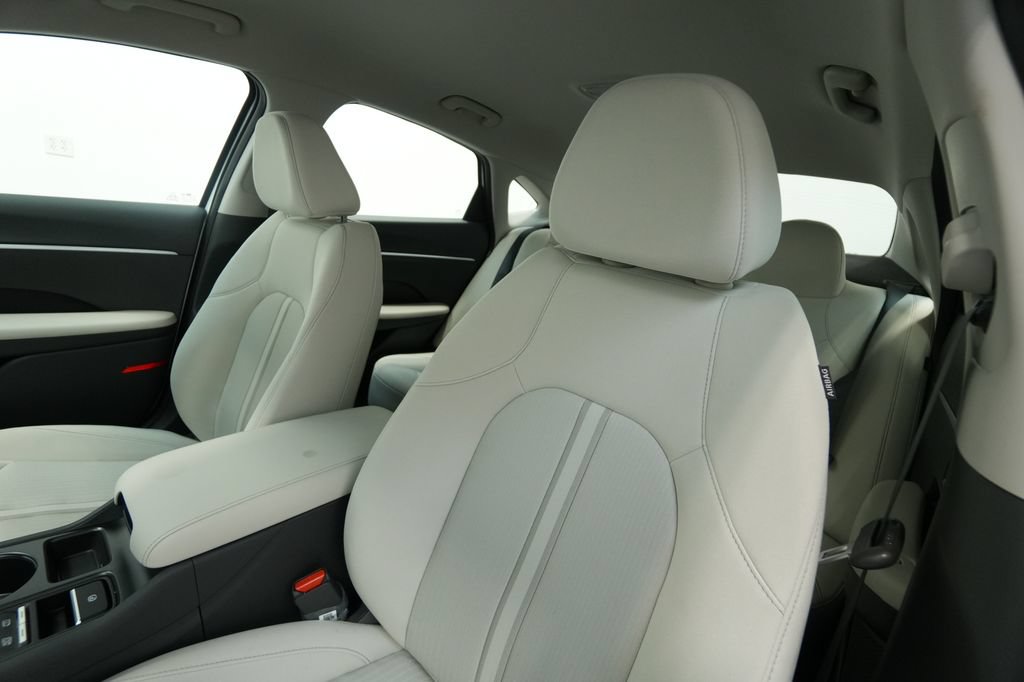 New 2026 Hyundai Sonata SE FWD image 17