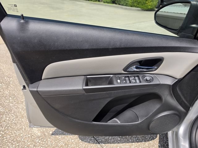 Used 2014 Chevrolet Cruze LS FWD image 15