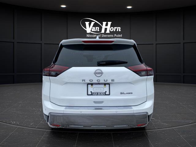 Used 2025 Nissan Rogue SL AWD/4WD image 13