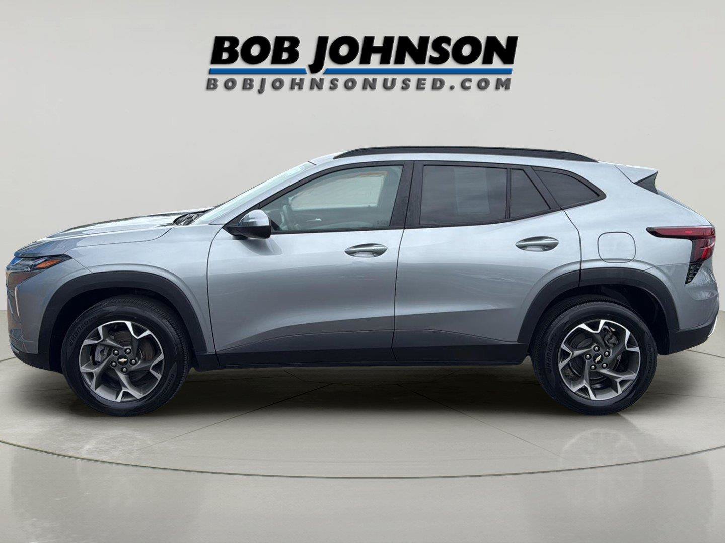 Used 2024 Chevrolet Trax LT w/ LT Convenience Package FWD image 4