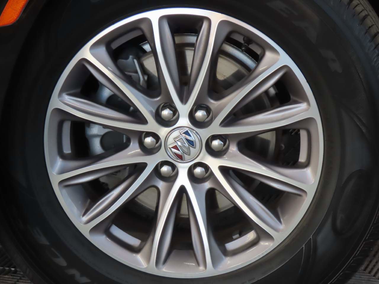 Used 2024 Buick Enclave Premium image 6