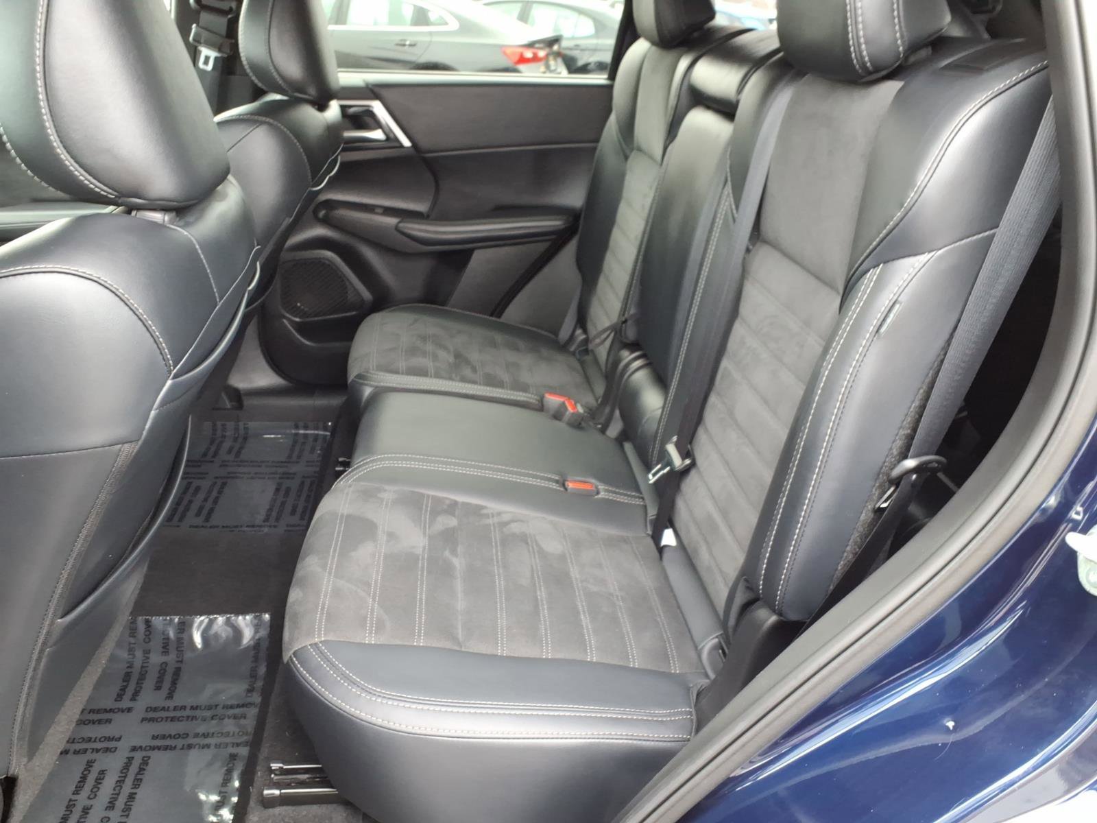 Used 2024 Mitsubishi Outlander SE image 7