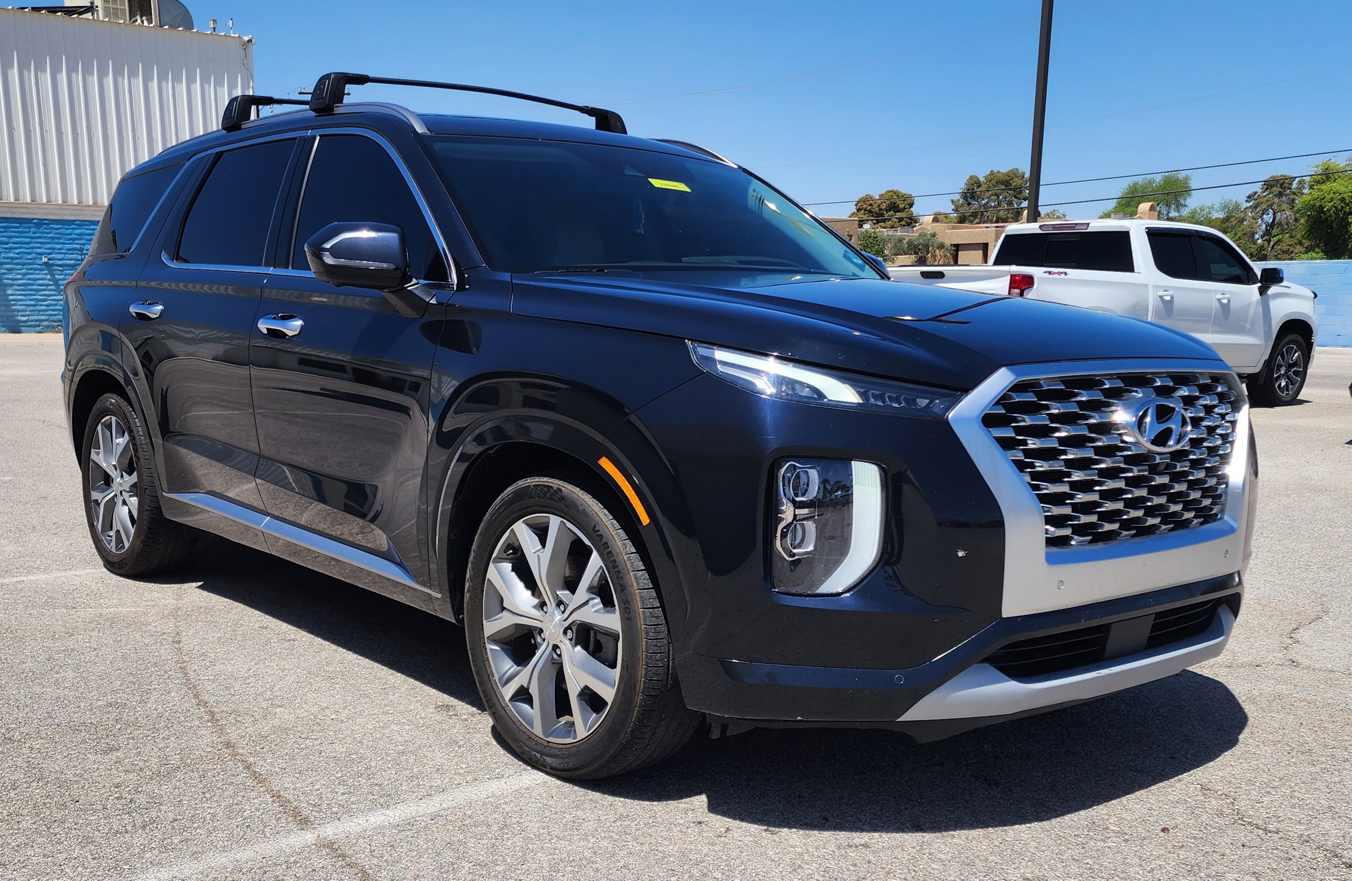 Used 2022 Hyundai Palisade Limited w/ Cargo Package FWD image 3