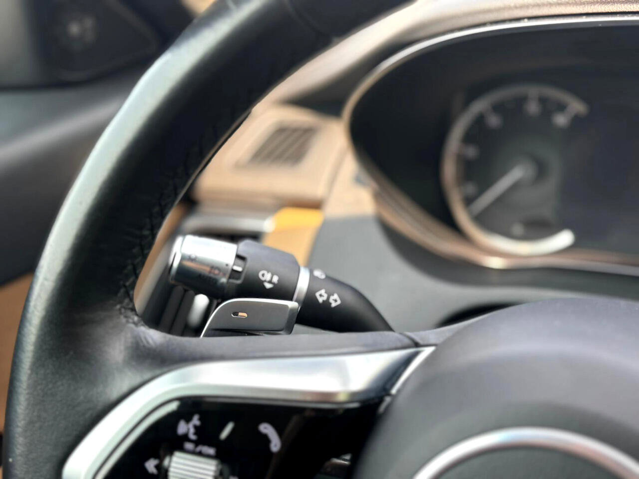 Used 2021 Jaguar E-PACE image 31