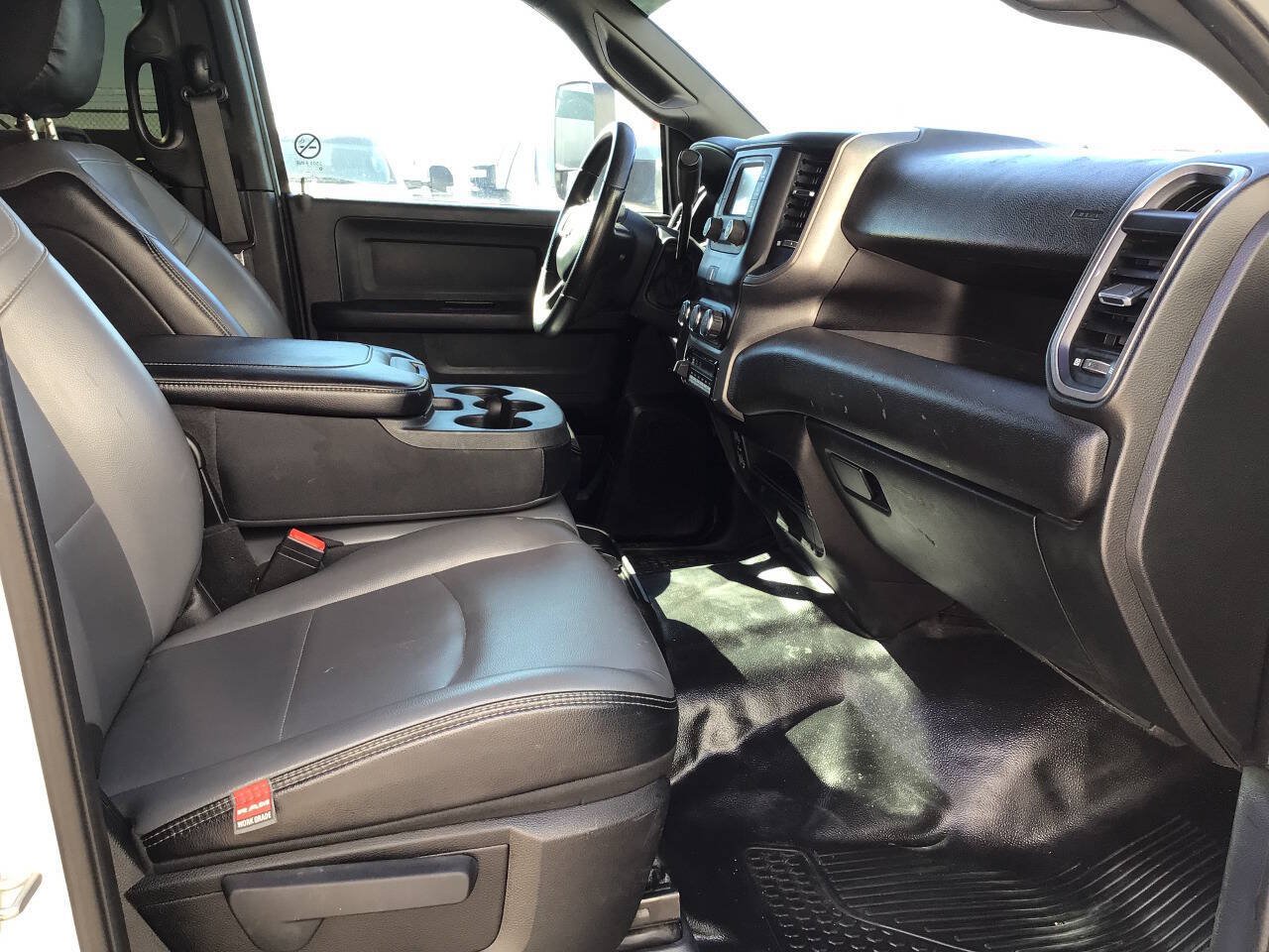 Used 2022 RAM 5500 Tradesman w/ Max Tow Package AWD/4WD image 35