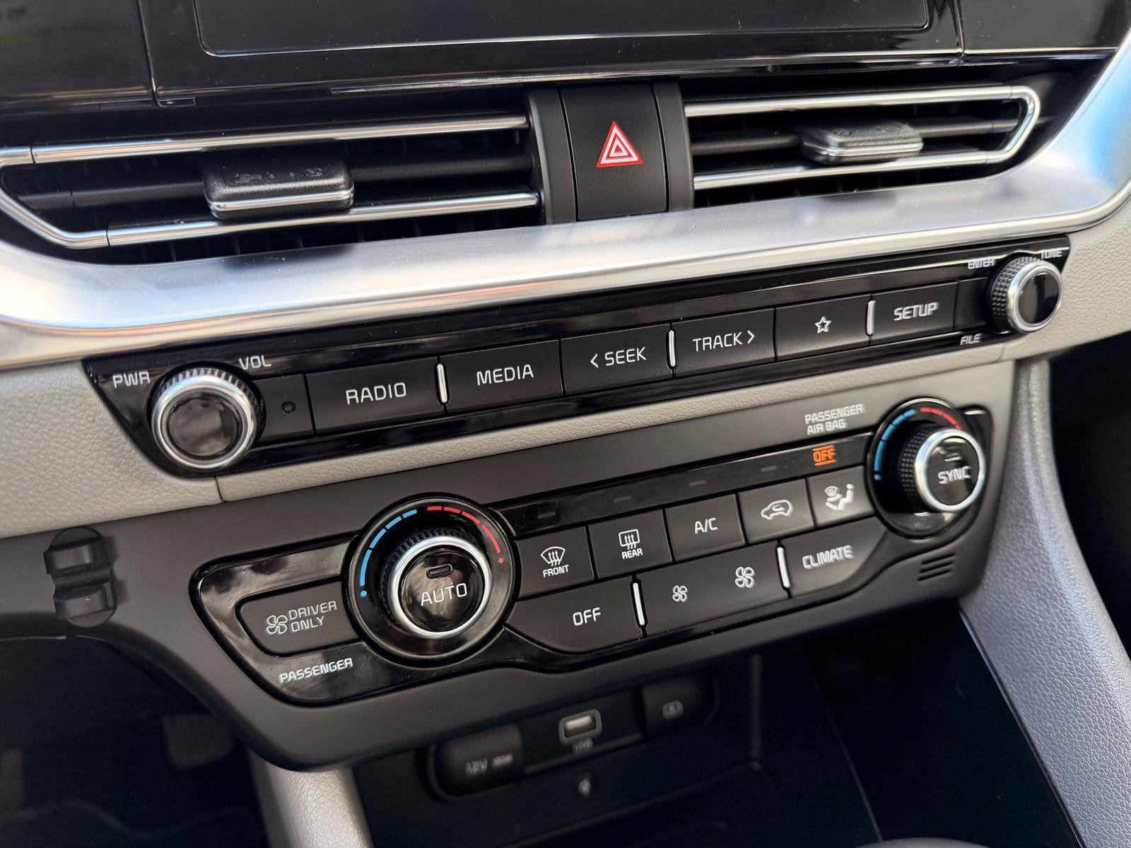 Used 2020 Kia Niro EX image 21