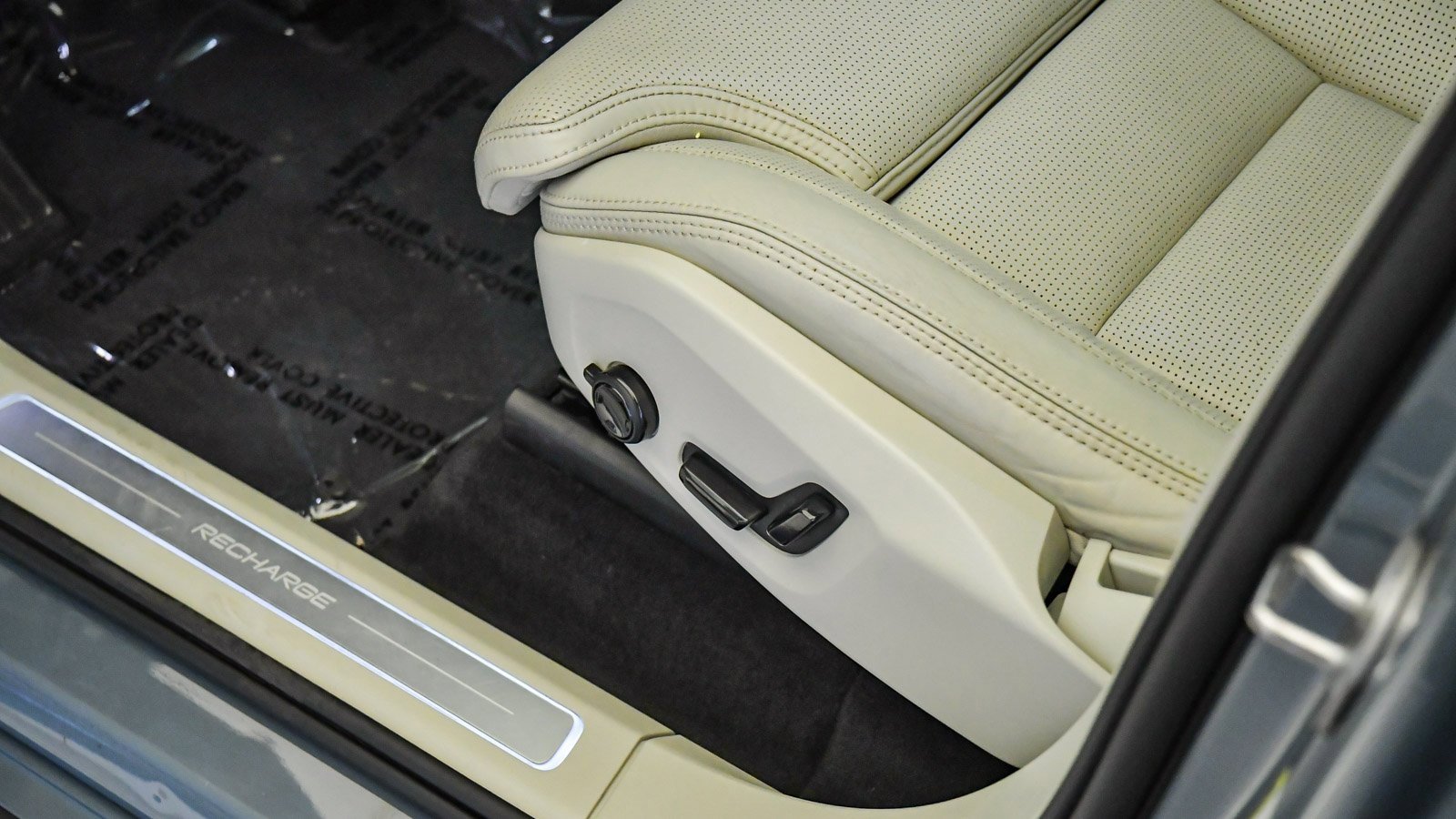 Certified 2023 Volvo XC90 T8 Ultimate image 25