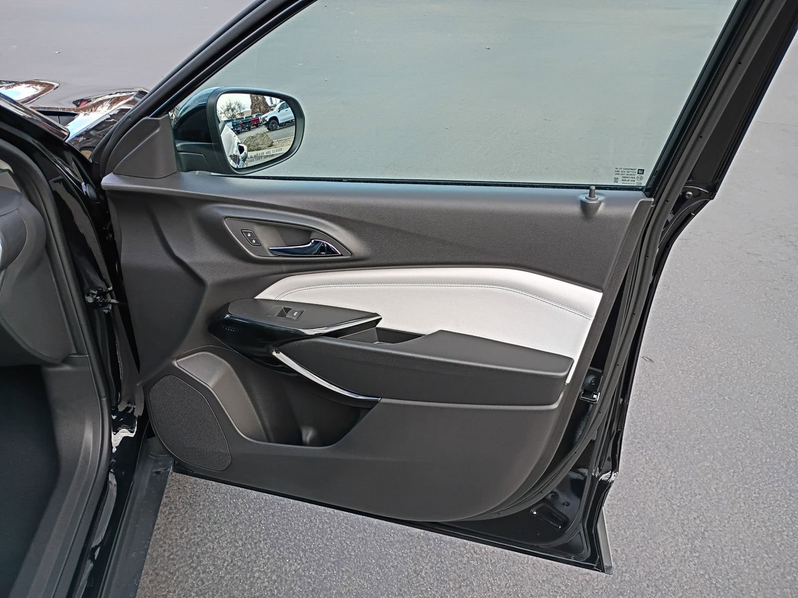 New 2026 Chevrolet Trax LT w/ Sunroof Package image 21