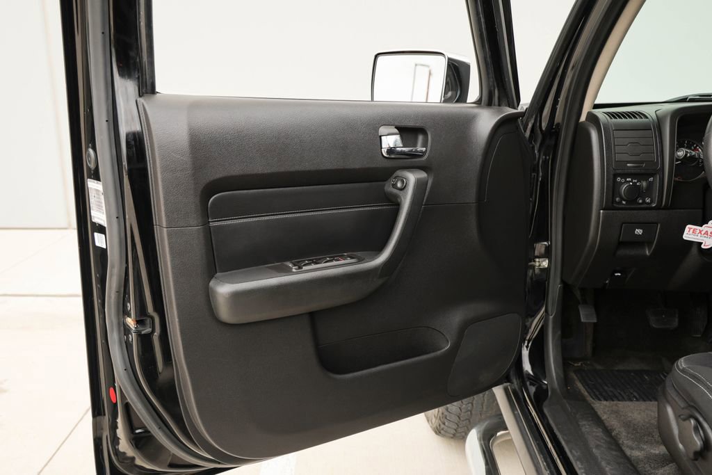 Used 2006 HUMMER H3 w/ Chrome Appearance Package AWD/4WD image 11