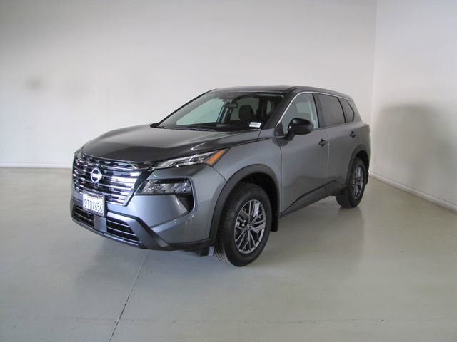 Used 2025 Nissan Rogue S image 1