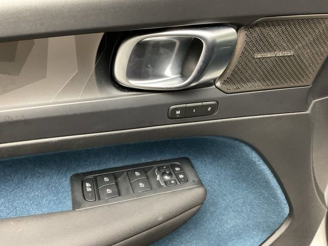 Used 2023 Volvo XC40 Recharge Ultimate image 10