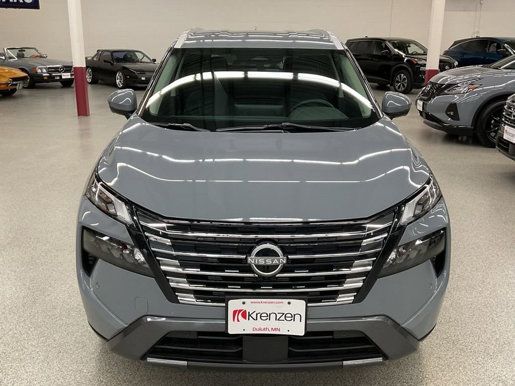 Used 2024 Nissan Rogue SL image 2