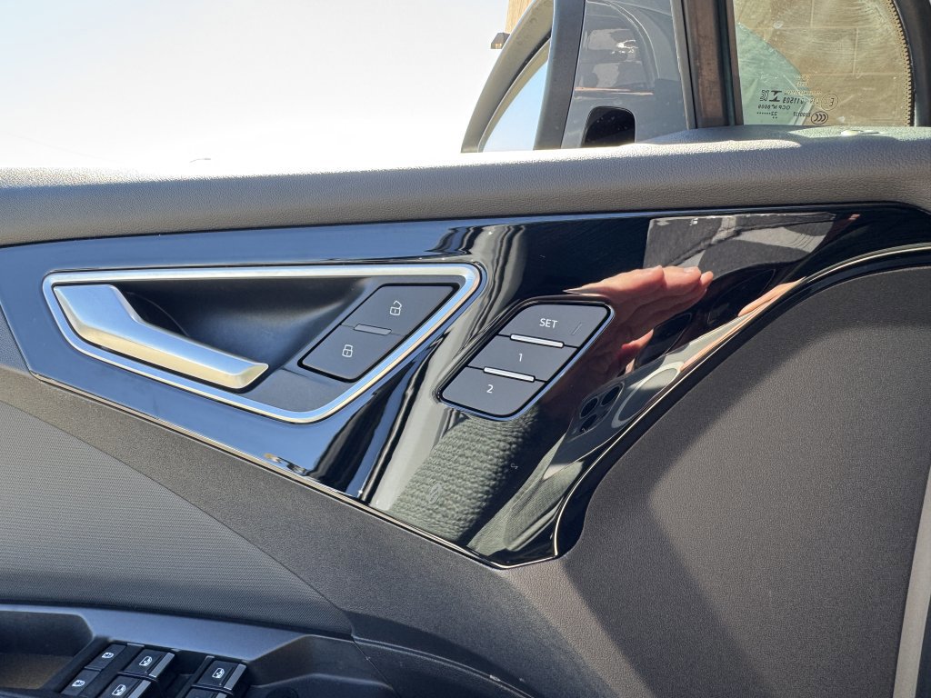 Used 2023 Audi Q4 e-tron Premium Plus w/ Premium Plus image 37