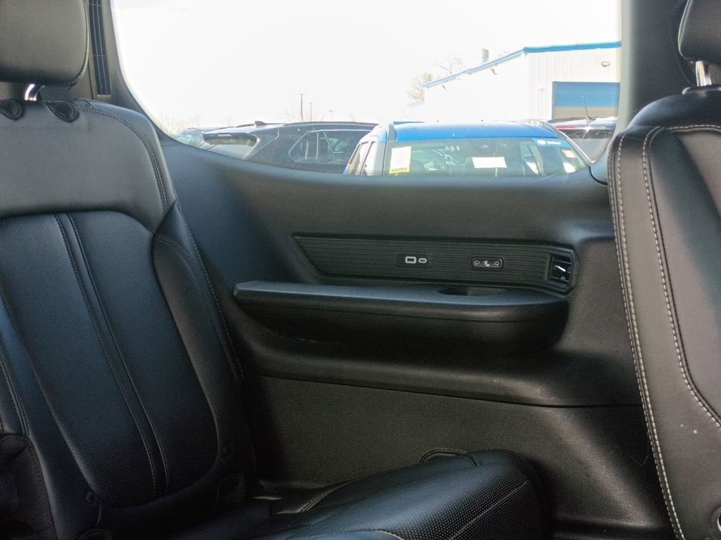Used 2024 Jeep Wagoneer Series III AWD/4WD image 12