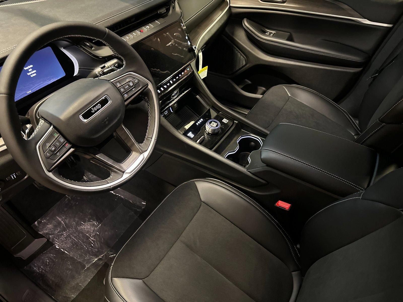 New 2026 Jeep Grand Cherokee Altitude AWD/4WD image 9