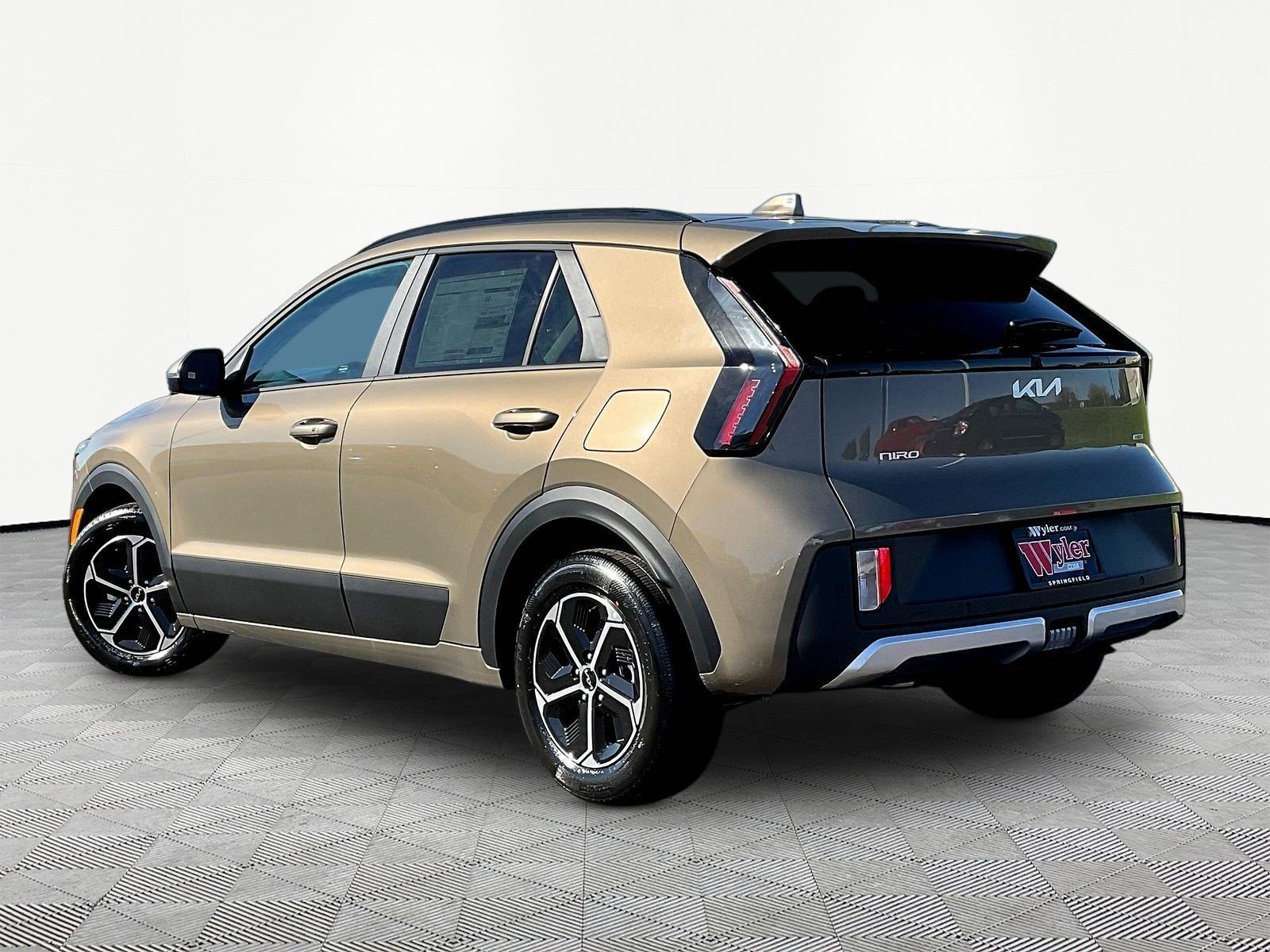 New 2027 Kia Niro EX FWD image 4
