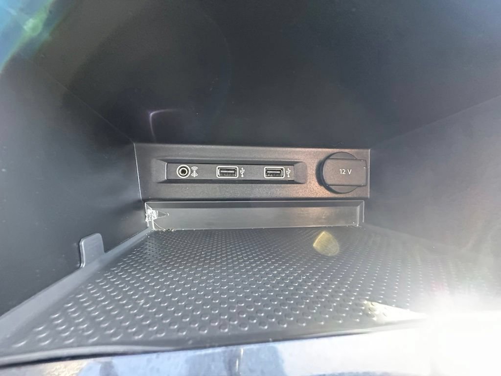 Used 2018 Volkswagen Tiguan SE w/ Front Fog Lights Package FWD image 26