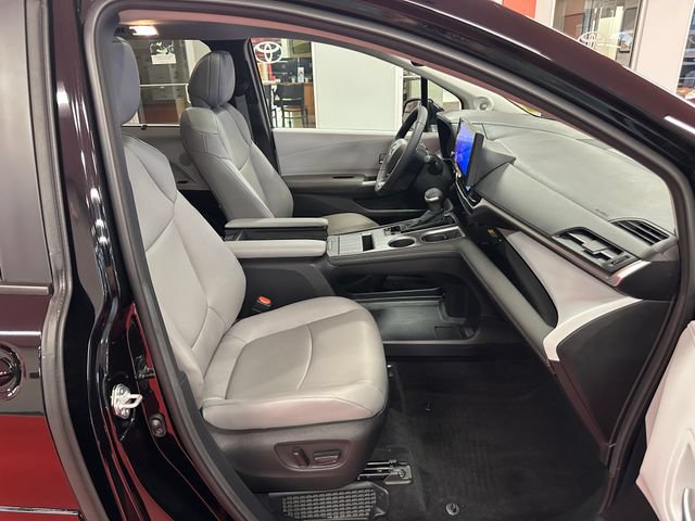 Certified 2025 Toyota Sienna XLE w/ XLE Plus Package AWD/4WD image 15
