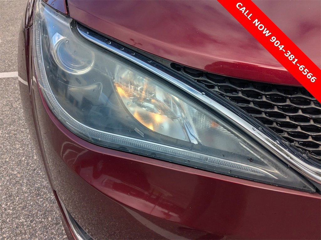 Used 2020 Chrysler Pacifica Touring-L image 10