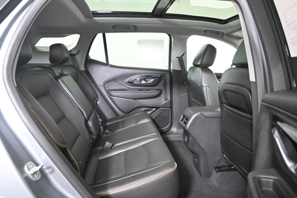 Used 2023 GMC Terrain AT4 w/ Tech Package AWD/4WD image 15