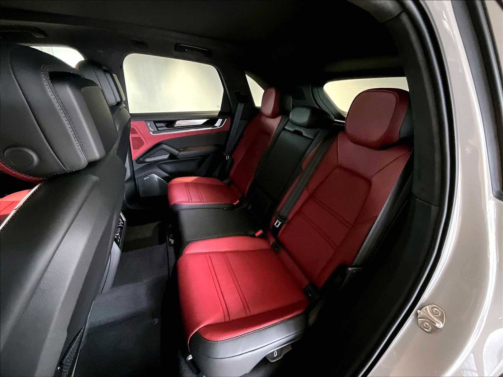 New 2026 Porsche Cayenne Turbo AWD/4WD image 28