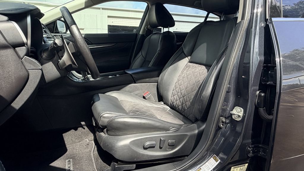 Used 2017 Nissan Maxima SR FWD image 30
