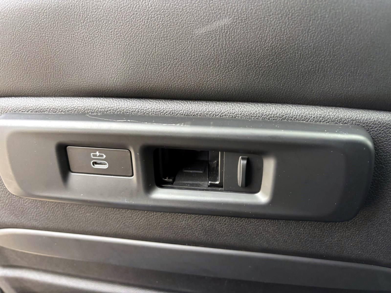 Used 2023 BMW X5 M50i w/ Executive Package image 33