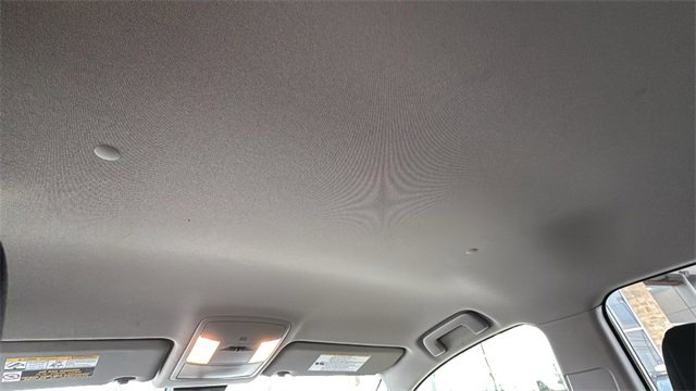 Used 2018 Toyota RAV4 LE image 9