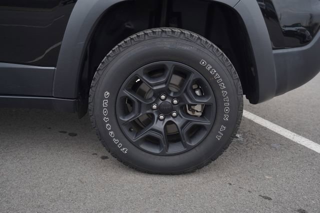 Used 2022 Jeep Cherokee Trailhawk w/ Sun, Sound & Nav Group image 42