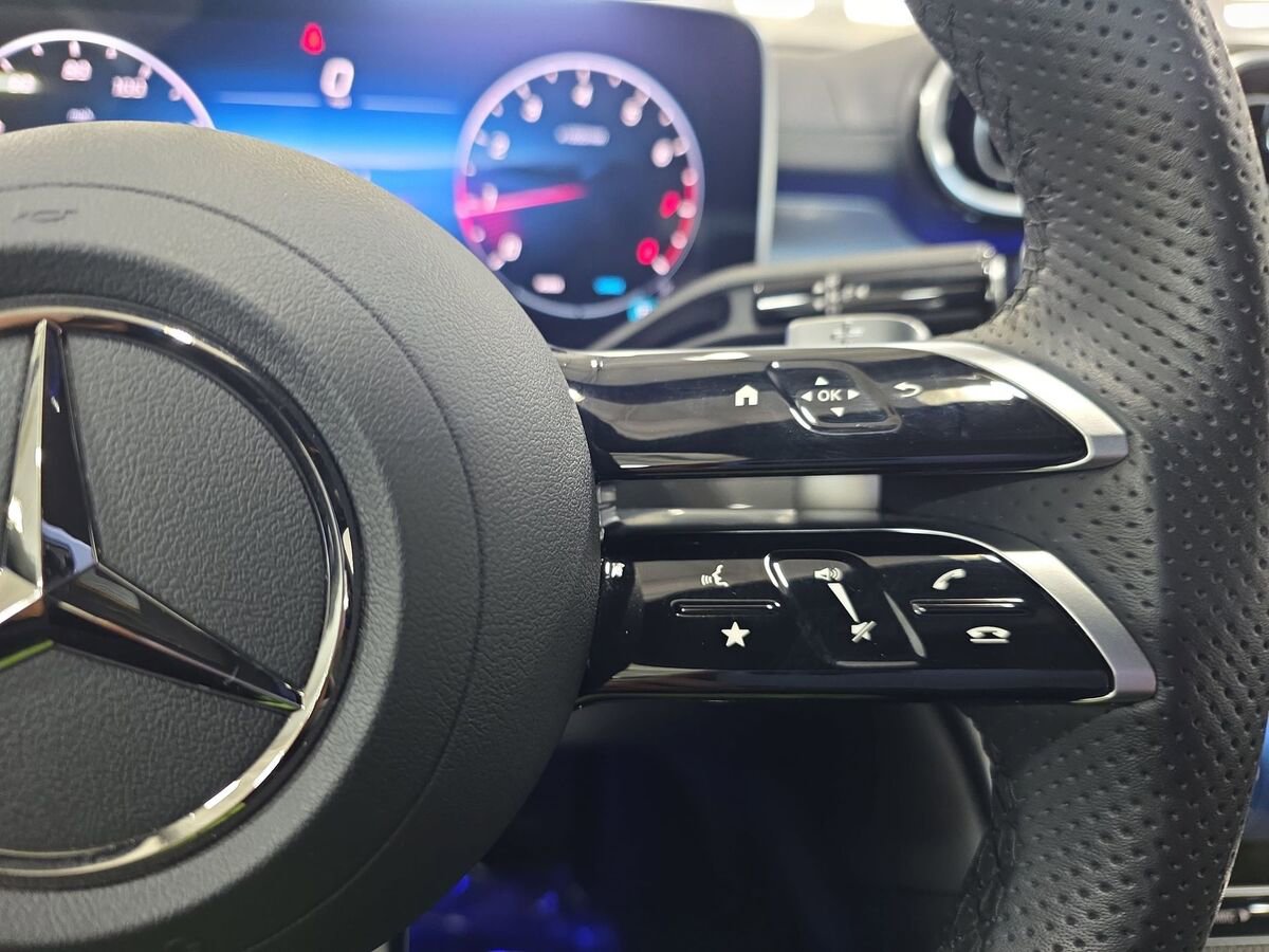 New 2025 Mercedes-Benz C 300 4MATIC Sedan image 18