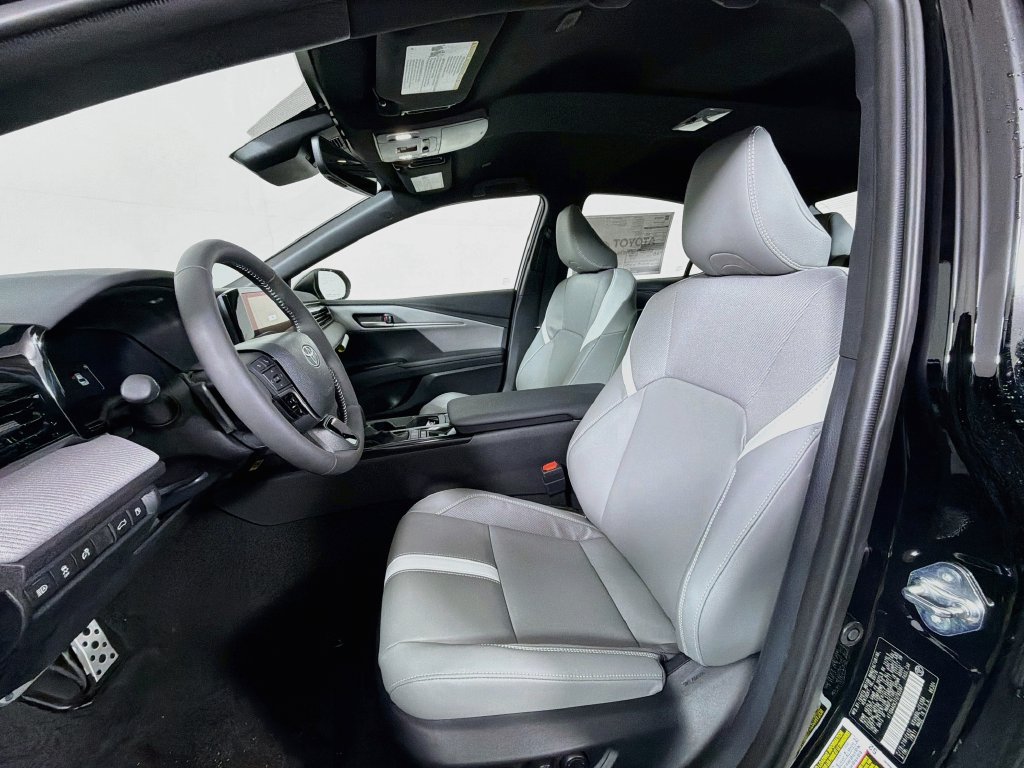 New 2026 Toyota Camry SE w/ Convenience Package FWD image 12